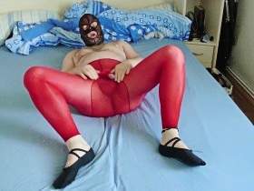 Horny in the afternoon in red leggings