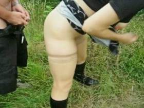 Vorschaubild vom Privatporno mit dem Titel "Spontan am Waldrand abgefickt" von KissiKissi