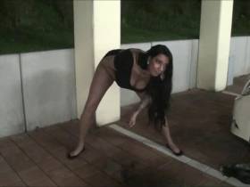 Vorschaubild vom Privatporno mit dem Titel "Im Parkhaus abgepisst" von Busen-Maus