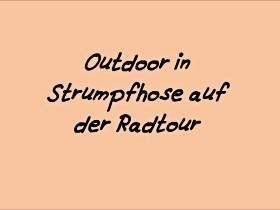 Draußen in Strumpfhose auf der Radtour