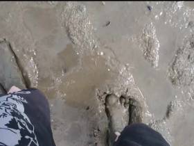 Vorschaubild vom Privatporno mit dem Titel "Barfuss im Schlick **Wangerland Urlaub 2016**" von nylonjunge