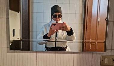 Furzs und pinkeln im öffentlichen Badezimmer alle, um genossen zu werden