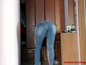 Natalia wet her jeans