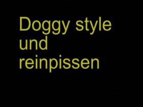 Doggy Style mit Arschpissen