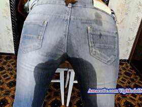 Demonstration of jeans and shit in jeans