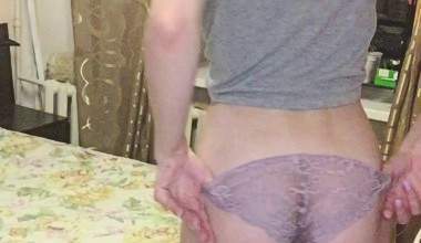 Elis pee and shits in her jeans