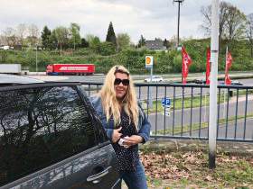 Vorschaubild vom Privatporno mit dem Titel "Pipipause auf der A3" von Deine-Chefin