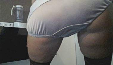 Göttin Sitzt Panty Scheiße