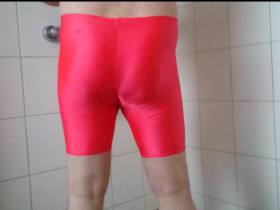 Pissing in Lycra pants ** Sport ** FAN