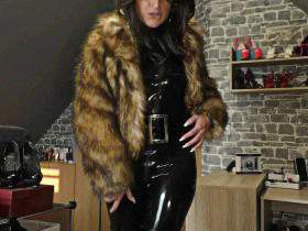 Vorschaubild vom Privatporno mit dem Titel "Sexy Latexbitch" von nylon_schlampe