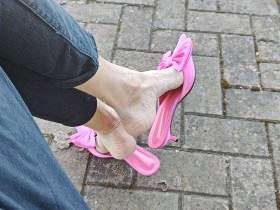 Shoe and foot fetish in public with fuchsia mules
