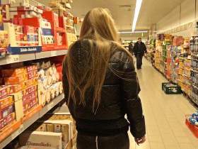 Wetlook Flirt im Supermarkt - Knackarsch ANAL  Fick mit super Sperma