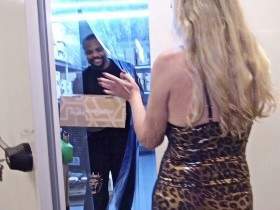 Die Lagerschlampe! Teil 1