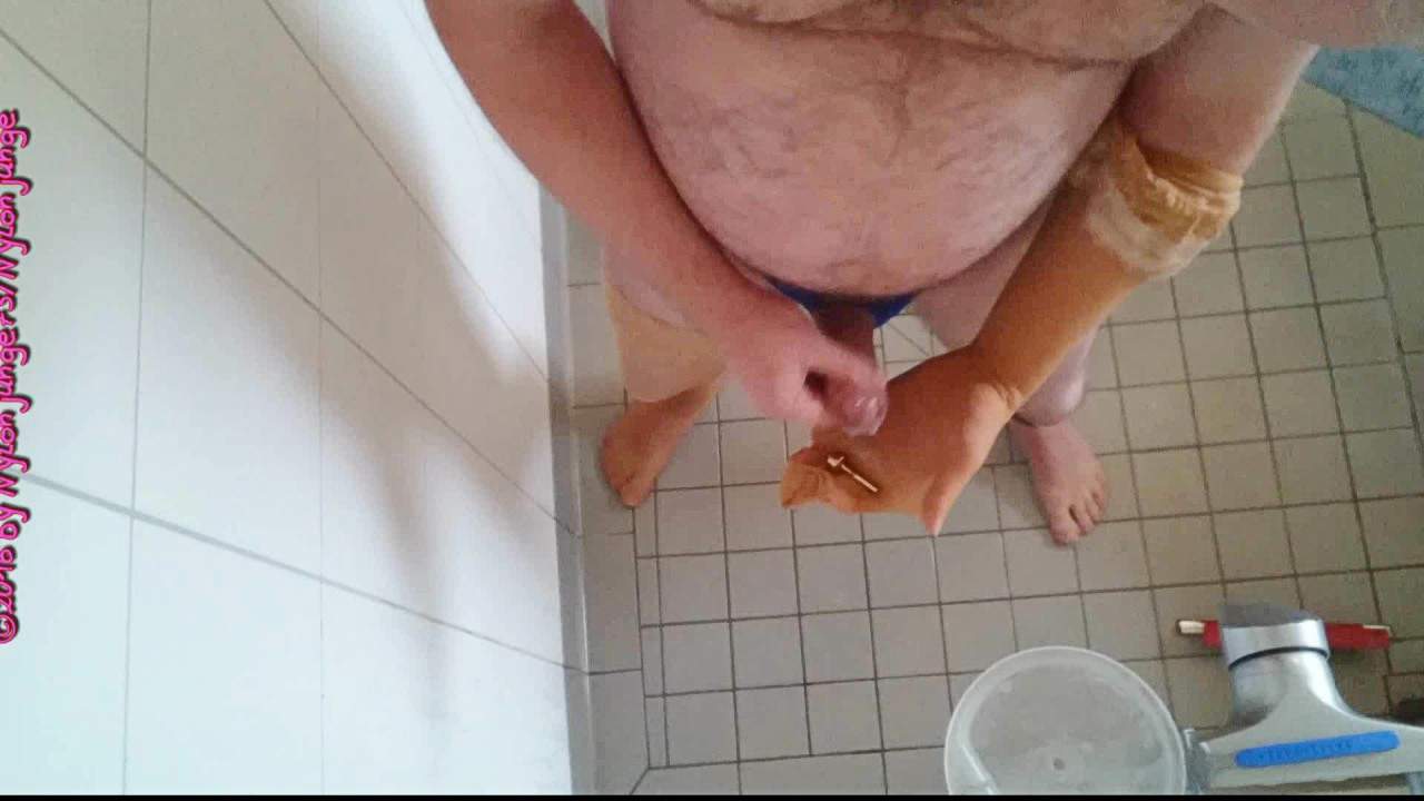 what percent of males masturbate penis-plug videos