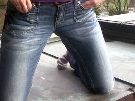 horny pissing in jeans