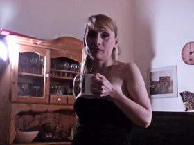 Vorschaubild vom Privatporno mit dem Titel "Mein Mann sagte: Fick mit ihm! Ok, mach ich!" von heisse-luda