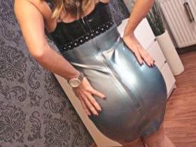 Vorschaubild vom Privatporno mit dem Titel "Spritz auf meinen Latex-Arsch!" von XelinaRox