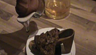 geiles pissen und KV in Nieten-Pandoletten