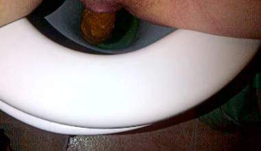 große Scheiße in der Toilette
