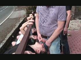 Vorschaubild vom Privatporno mit dem Titel "Öffentliches Klo 1 Euro nur" von extremgirl