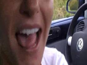 Vorschaubild vom Privatporno mit dem Titel "Blowjob im Auto" von Andrea18