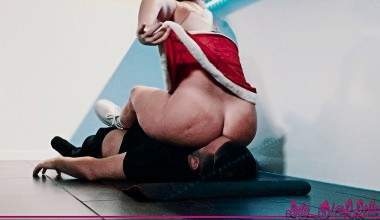 xMas fullweight Facesit & Trampling