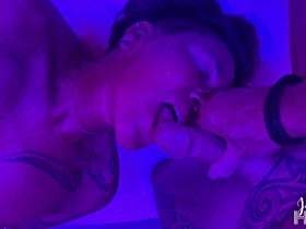 Mobile phone video - Spontaneous threesome with unprotected sex with a stranger