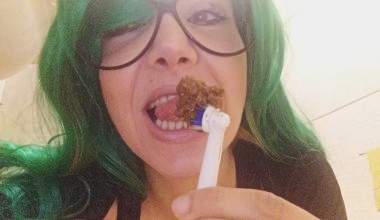 brown toothbrush! bad joke for my boyfriend