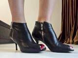Ankle Boots Toe Wiggling