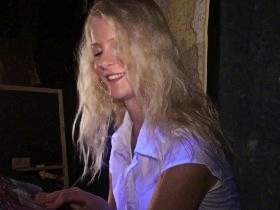 Studentin hat ein Geheimnis