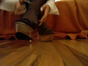 Vorschaubild vom Privatporno mit dem Titel "Heelsfick nach der arbeit" von EvilBitch