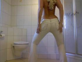 Vorschaubild vom Privatporno mit dem Titel "Süchtig nach Miss Sixty" von EvilBitch