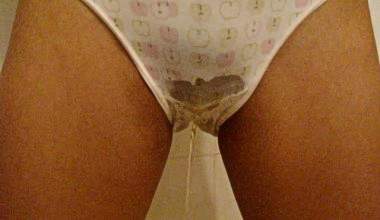 In den slip gepisst
