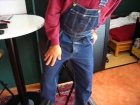 Wich fun in Levis Dungarees