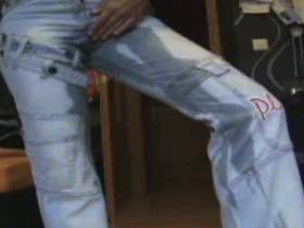 Vorschaubild vom Privatporno mit dem Titel "In die jeans meiner freundin gepisst" von nylon_schlampe