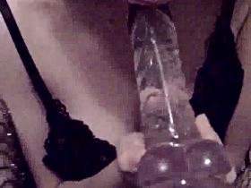 Vorschaubild vom Privatporno mit dem Titel "Ich will einen ECHTEN Schwanz!!!" von GeileDiana