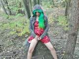 Drue pisses in the forest!