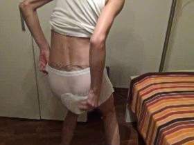 Vorschaubild vom Privatporno mit dem Titel "In die Windel geschissen" von Sue-Allen