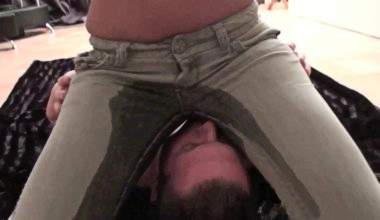 Jeans Vollgepisst - FACESITTING!