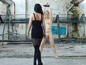 Ballbusting in the Lost Place