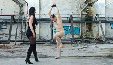 Ballbusting in the Lost Place