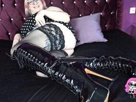 Patent leather boots creampie fuck with user