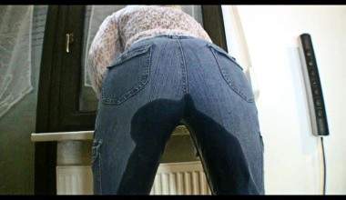 In Jeans gepisst