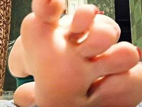 Loser Cum For My Feet