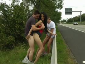 Vorschaubild vom Privatporno mit dem Titel "SKANDAL ! SEX AUF DER ÖFFENTLICHEN AUTOBAHN" von MeliDeluxe