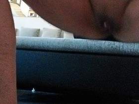 Pussycreme als Dekoration auf Scheiße Haufen