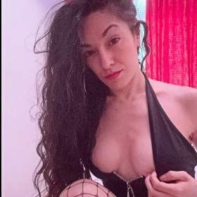 DafnyGomez - MILF Profil