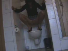 Vorschaubild vom Privatporno mit dem Titel "FSH PISS" von nylon_schlampe