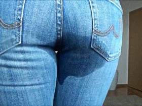Vorschaubild vom Privatporno mit dem Titel "Unter 2 Minuten - Skinny Piss und die Jeans sitzt !!!" von MOONLIGHT15