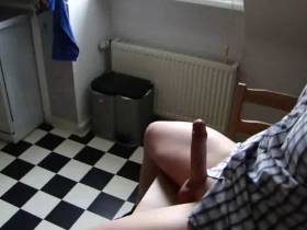 Vorschaubild vom Privatporno mit dem Titel "Das 1. x ne Nutte bestellt -" von Deine-Chefin